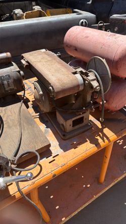 Small belt sander