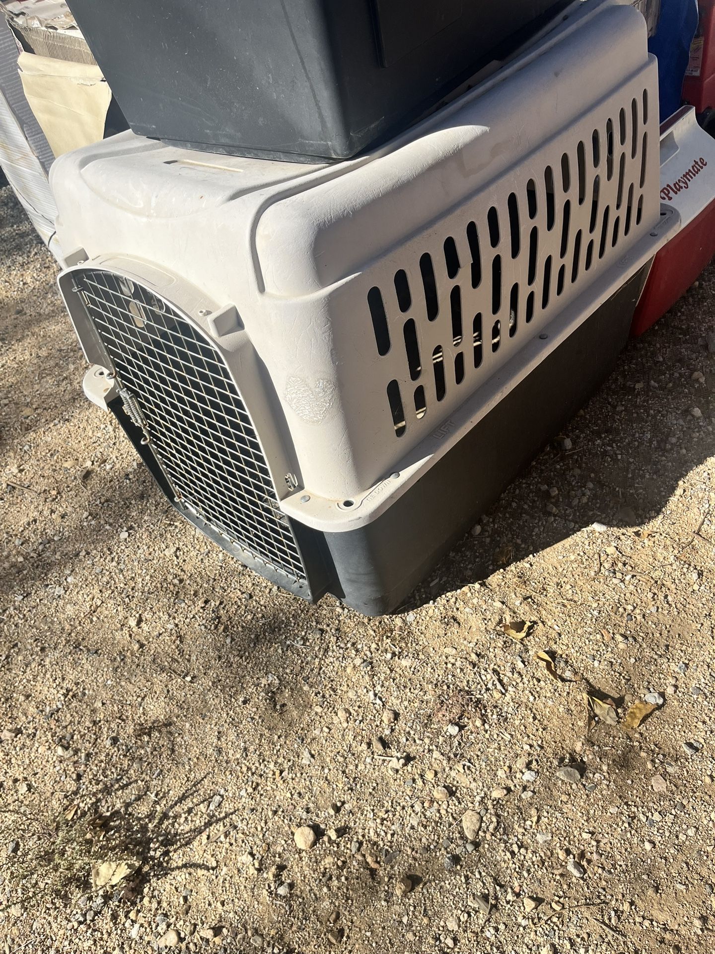 LARGE DOG KENNEL CARRIER