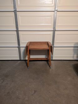 Rolling Table With Side Leaves