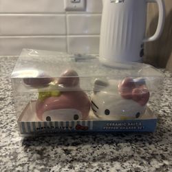 Hello Kitty Salt And Pepper 