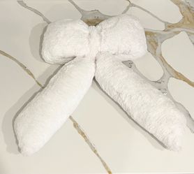 White plush Christmas tree topper