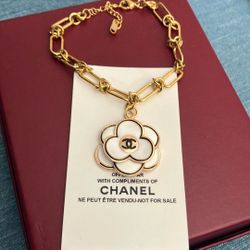 CC FLOWER PENDANT BRACELET