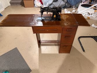 Vintage Singer Sewing Machine with Cabinet