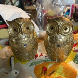 Decorative Figurines