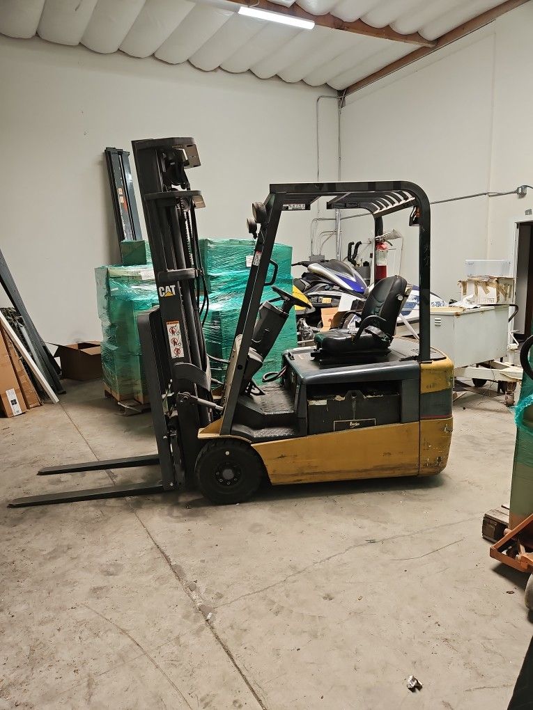 Forklift $1000 OBO
