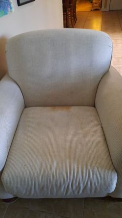 Really comfy chair need gone asap
