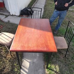Kitchen Table 4 Chairs 