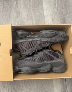 Adidas Yeezy 500 size 10.5