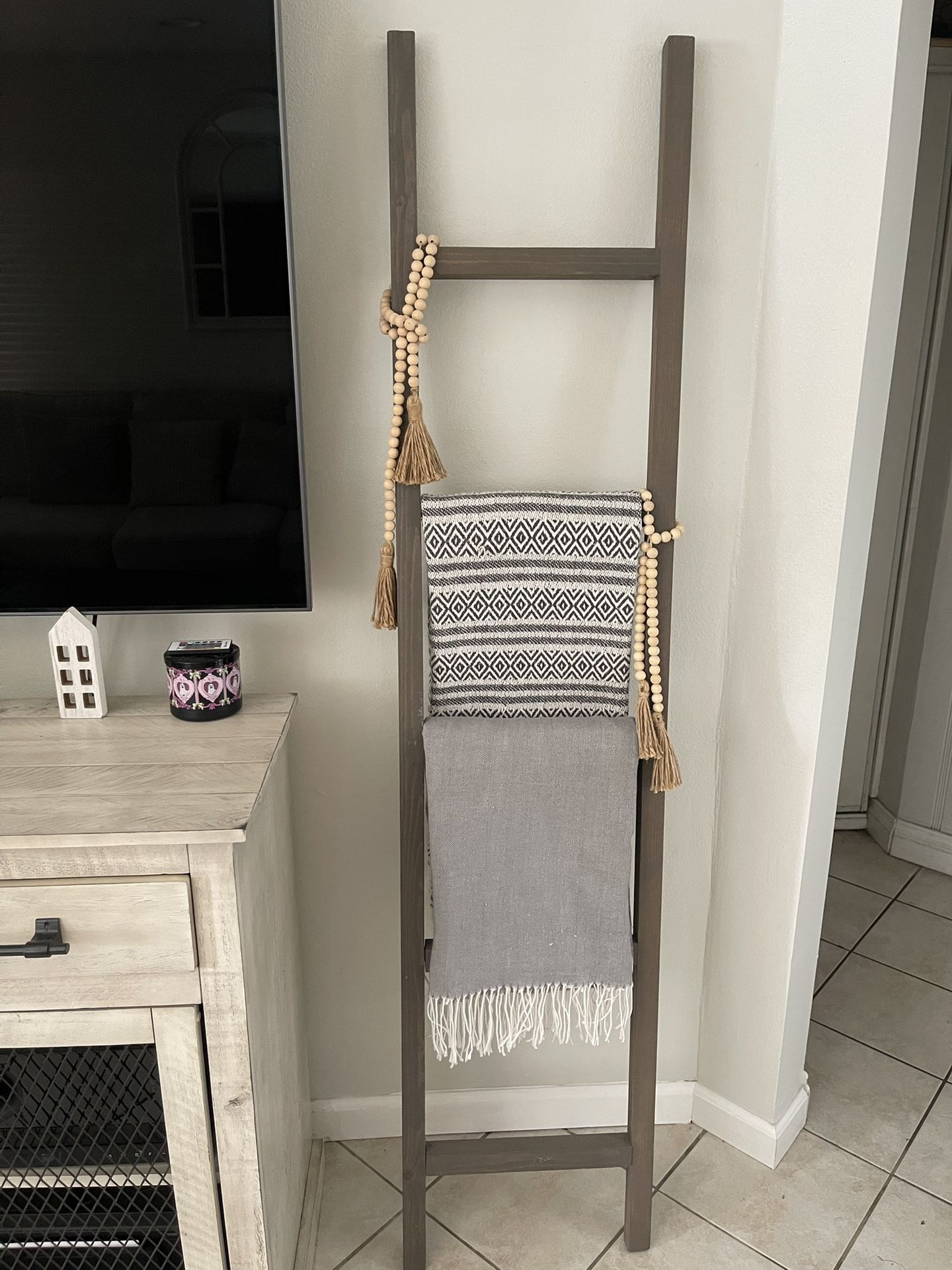 Farmhouse Wood Throw Blanket Ladder