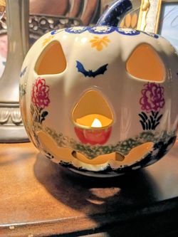 Beautiful Halloween candle light Pumpkin