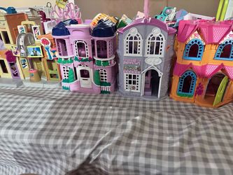 Sweet Streets Dollhouses, Furniture, People,Vehicles 100’s of pieces