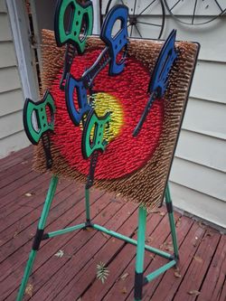 Plastic  target board throwing game great shape