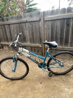 Schwinn Sierra 26” Comfort Bike – Blue & White