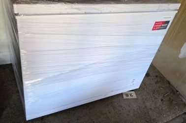 Frigidaire 7.1 cu Chest Freezer