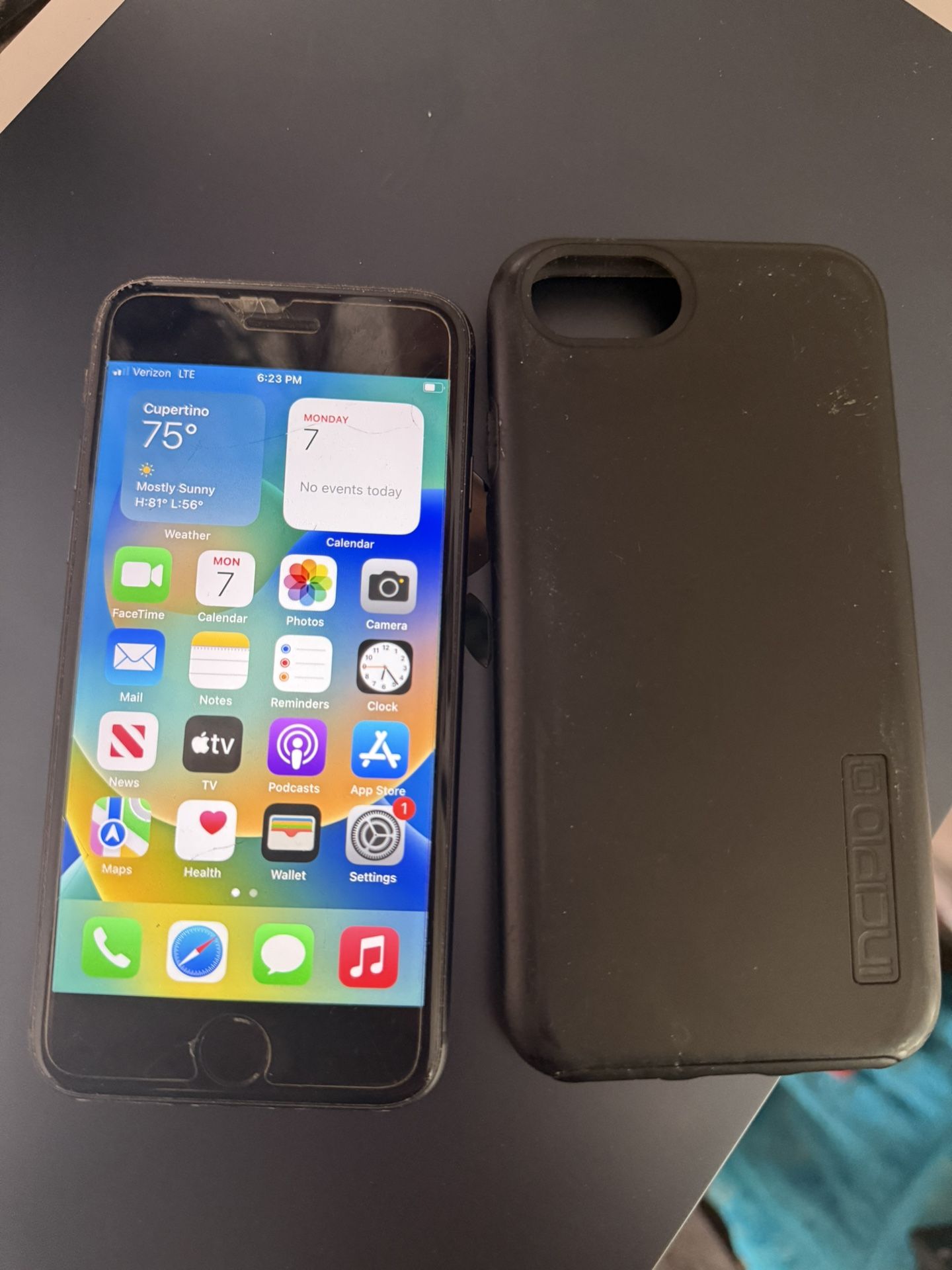iPhone 8 64gb Factory Unlocked