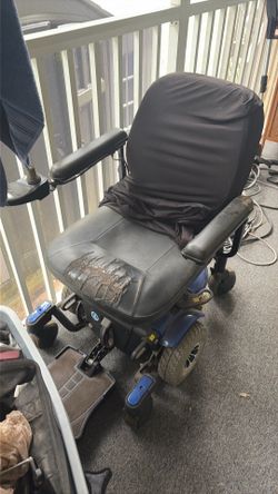 Four wheel scooter