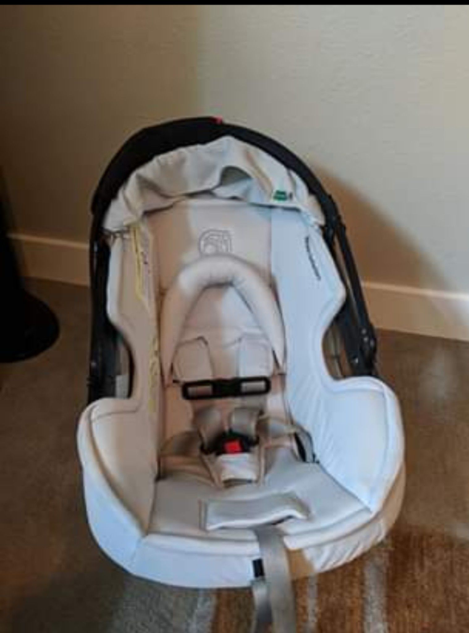 Orbit Baby G2 Infant Car Seat w/base