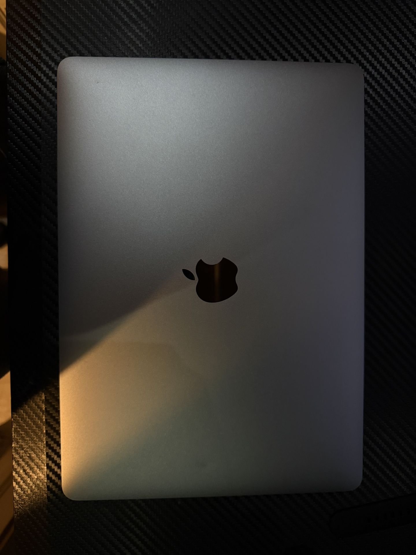 MacBook Pro 2019 13 inch | 1.6 GHz Quad-Core Intel Core i5.