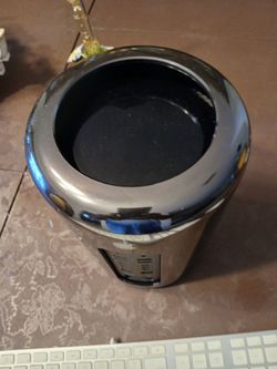 Apple Mac Pro 6.1 6 Core Amd Firepro D500 3.5 Ghz Intel Xeon Processor 64 gb ram 1trb Ssd 0s Monterey Very Clean