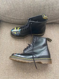 Dr. Martens Boots Mens Sz 12 Black New England