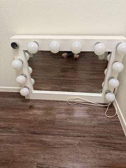 Vanity mirror