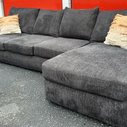 Beautiful Like New Gray Sectional Couch!😍