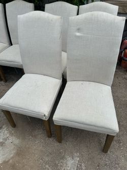 Total of 6 dining chairs Free