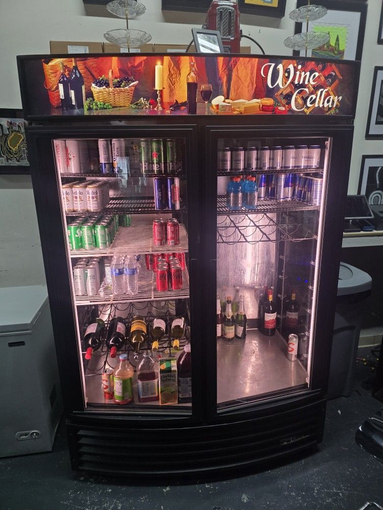 Refrigerator Two Slide Doors Beberage Merchandise Display