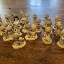 Precious Moments Collectibles (40)