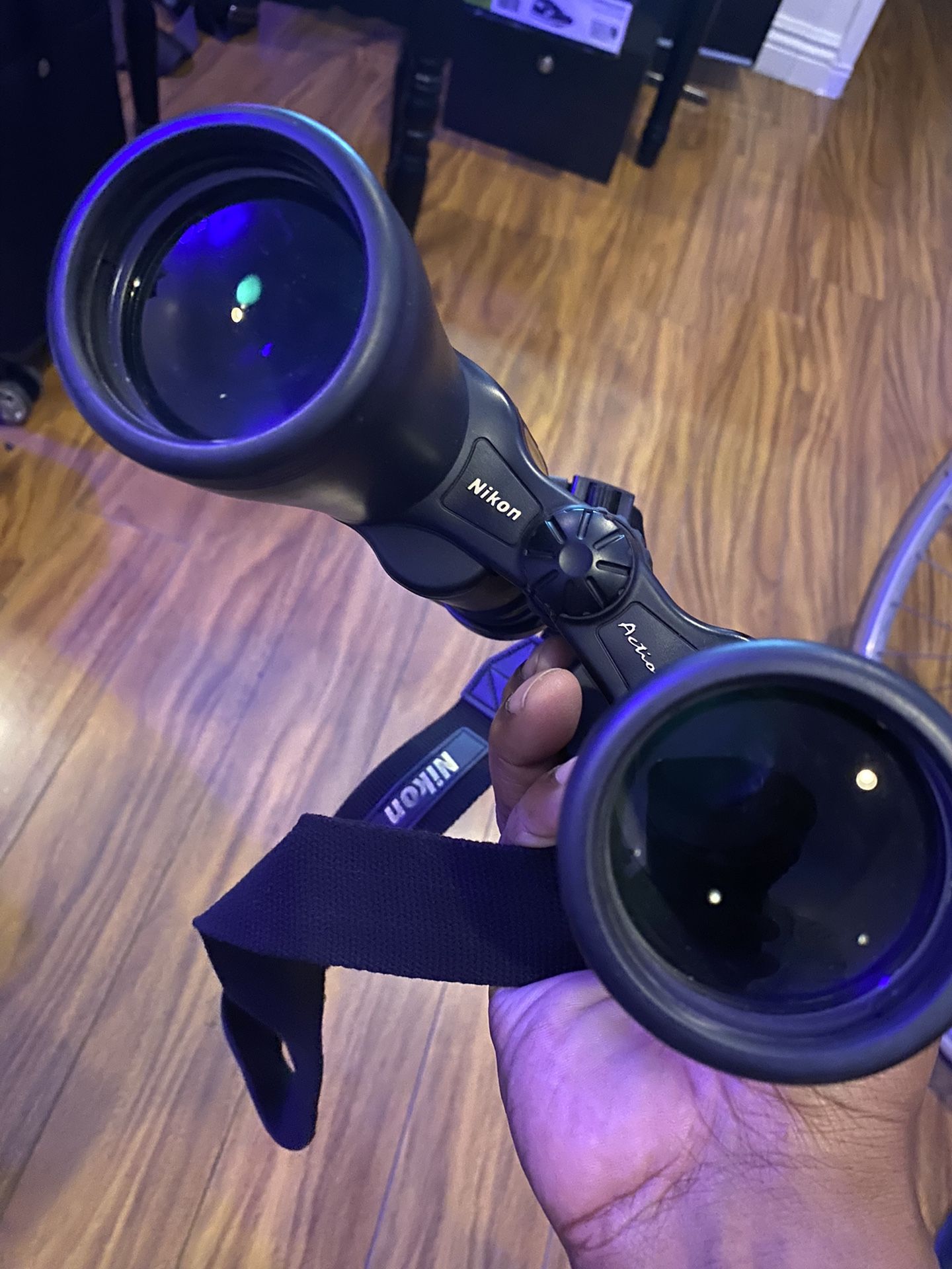 NIKON ACTION Zoom 10-22x50 Binoculars