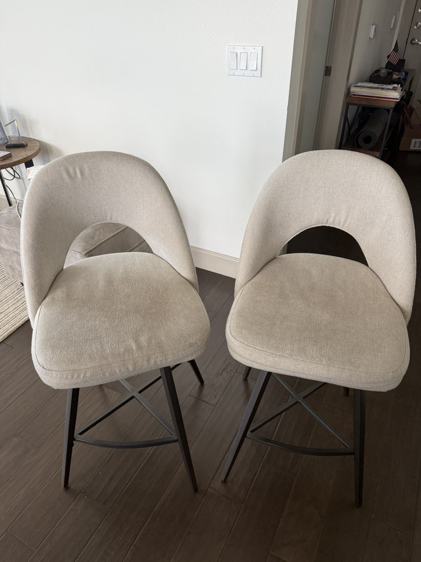 Set of 2 Modern Swivel Counter Stools – In Good Condition