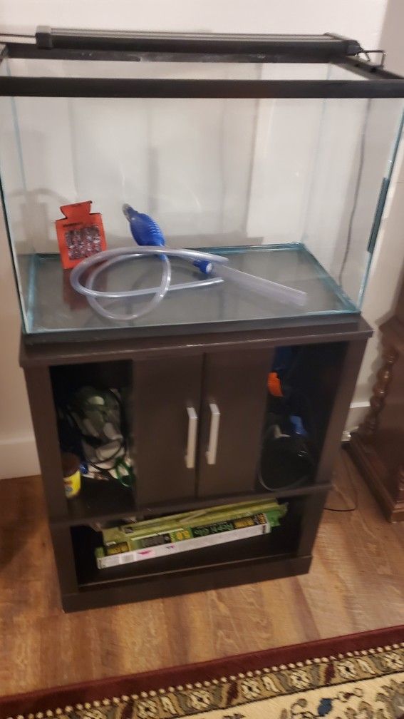 25 Gallon Fish Tank And Stand