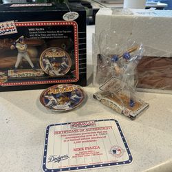 Mike Pizza Limited Edition, Porcelain Mini Figurine Limited Number Set