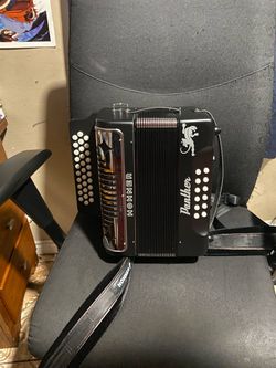 Hohner Panther accordion