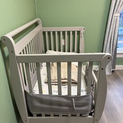 Free Convertible Crib/bed