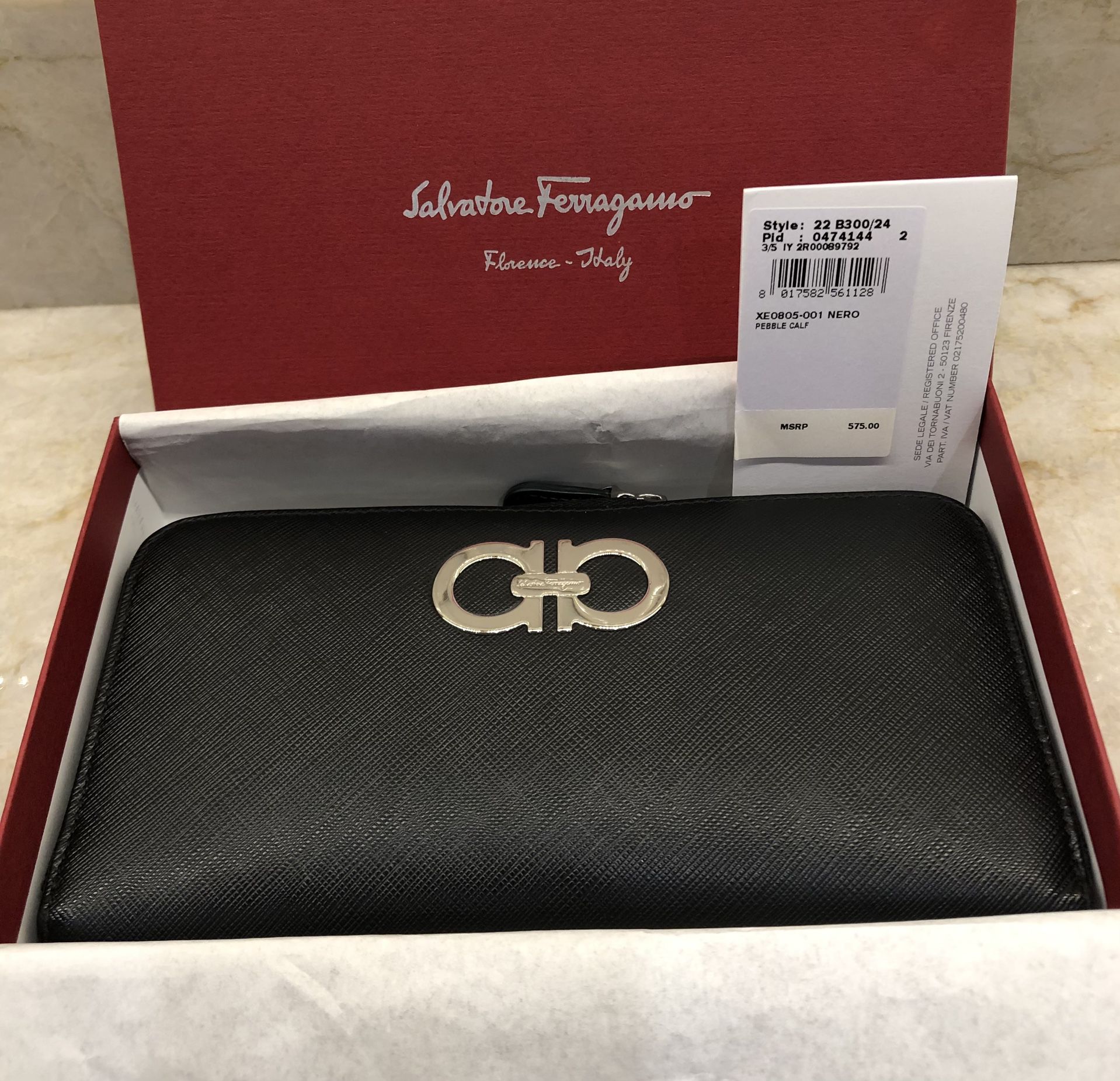 Salvatore Ferragamo Black Safiano Leather Zip-around Gancini Continental Wallet Orig. $575