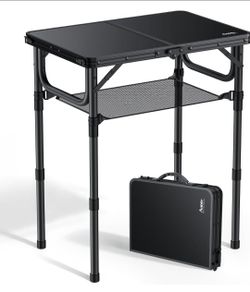 Folding camping table