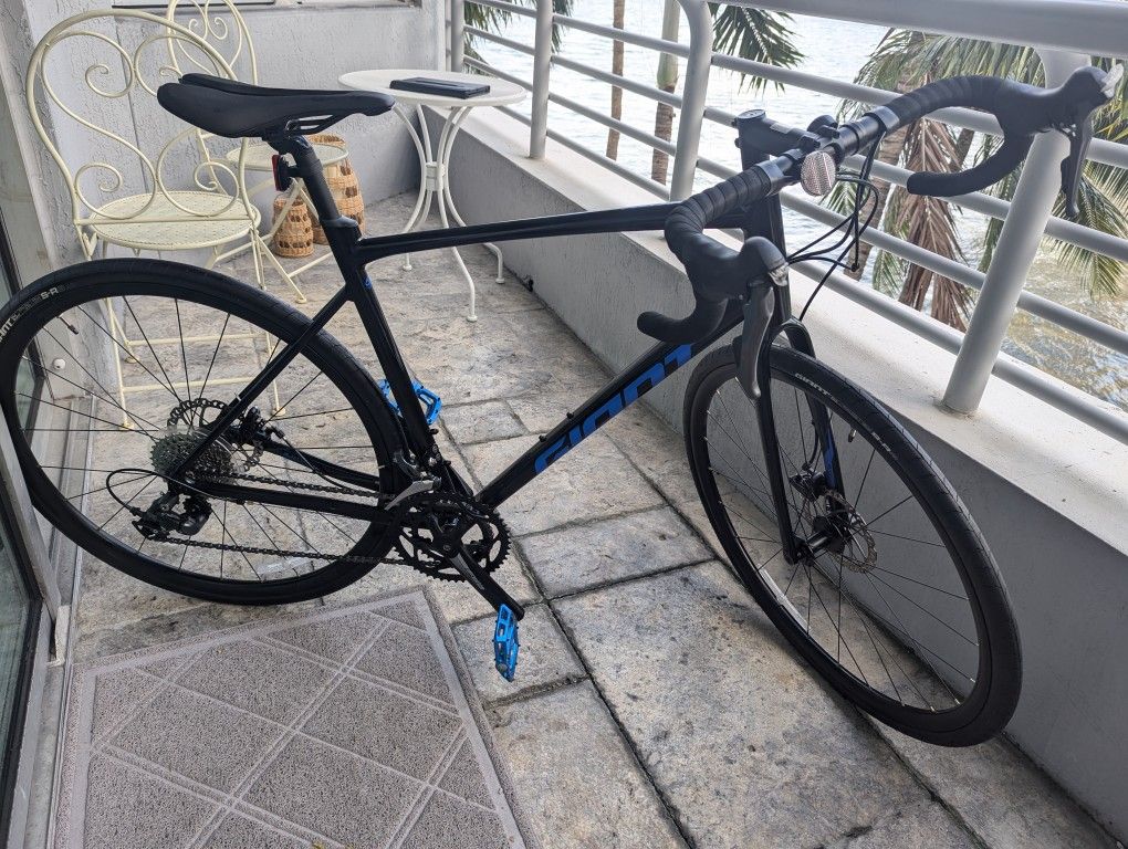 Giant Contend AR 4 2022 - Road Bike