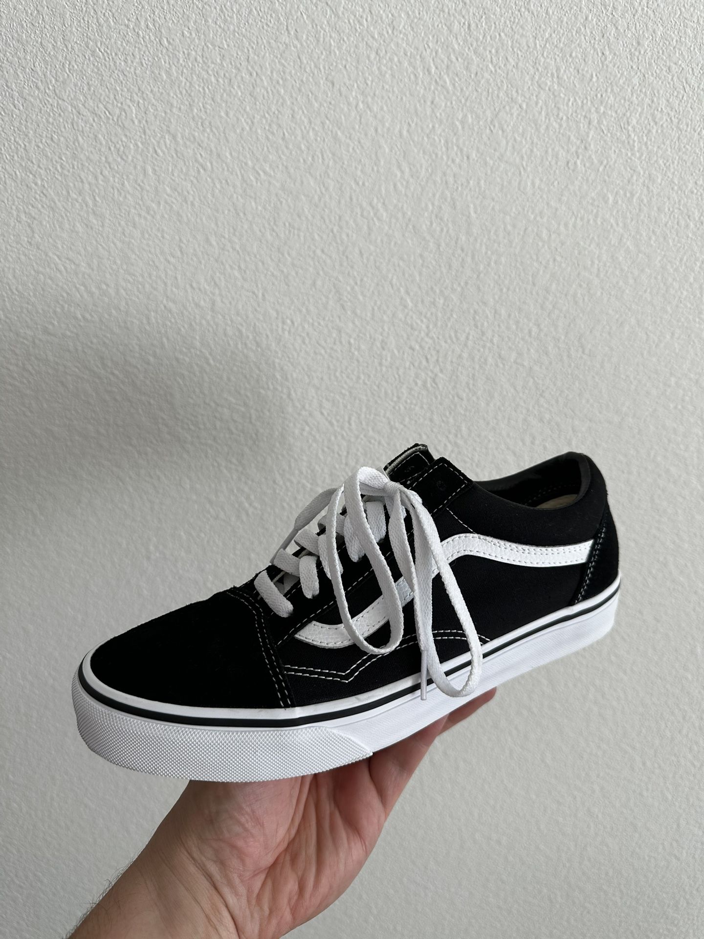 Vans Size Men’s 8 or Women’s 9.5
