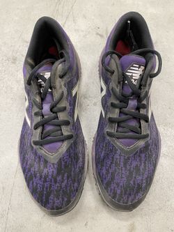 Men’s Size 7 New Balance Turfs