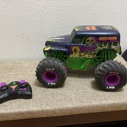 Grave Digger Stunt RC