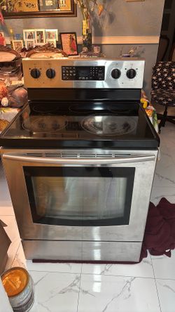 Stove with oven