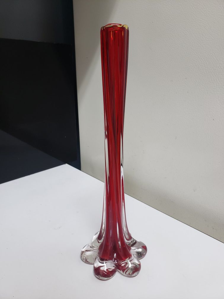Vintage ruby red elephant-foot art glass bud vase