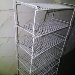 Wired Rack Shelve With Six Rows 