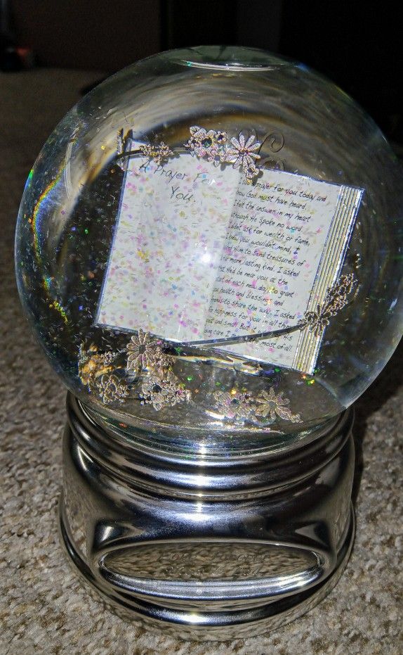 Water globe daughter with music 