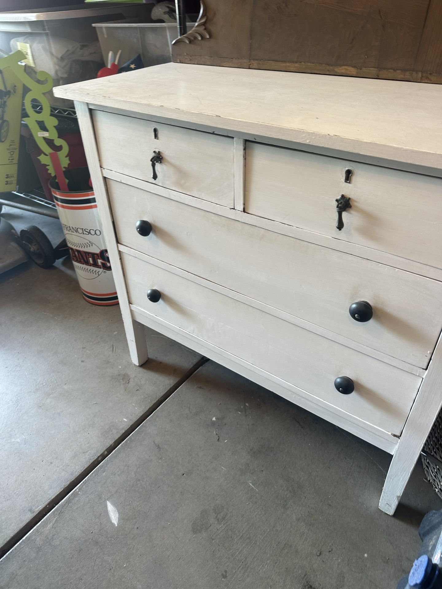 Dresser W/ Mirror