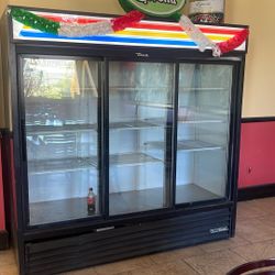 Refrigerator True Brand 