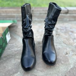 East5th Slightly Used Women’s Boots