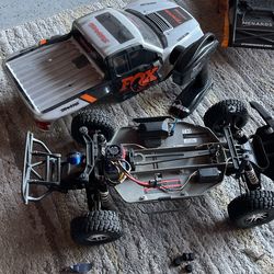 Traxxas Slash 3s
