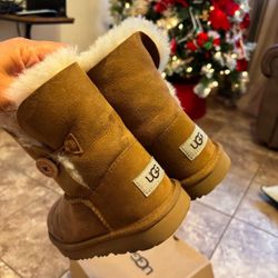 Girls Uggs Size 13c